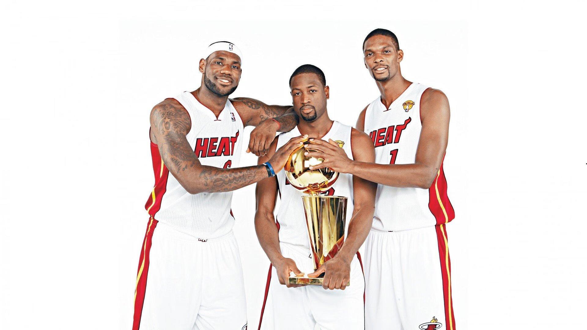 不吐不快！最无聊比赛日，场内乏味场外来凑，球迷怒斥体育娱乐化过度