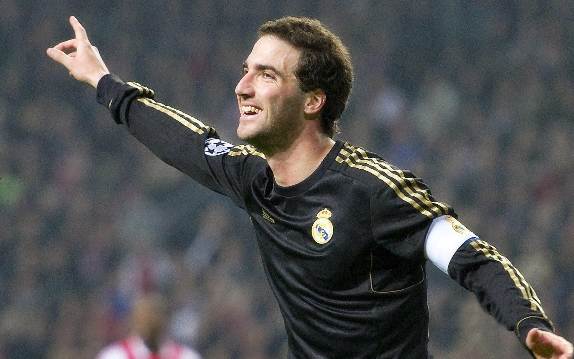 足坛丑闻再升级！阿莱格里失业求减赡养费，前妻怒斥极品渣男